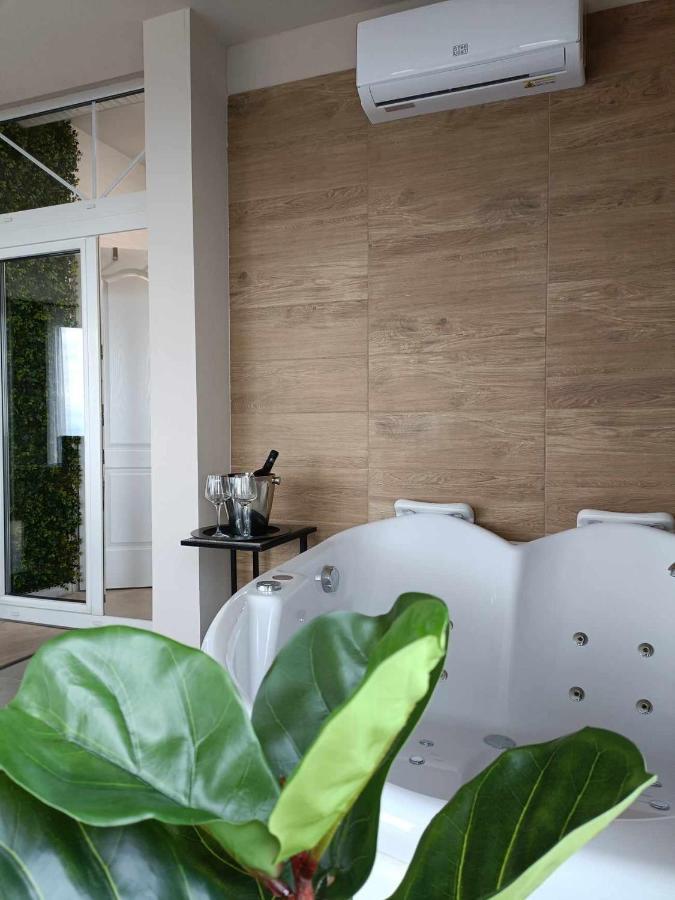 West Panorama Penthouse - Apartment With A Fantastic View Of The City Szombathely Exterior photo