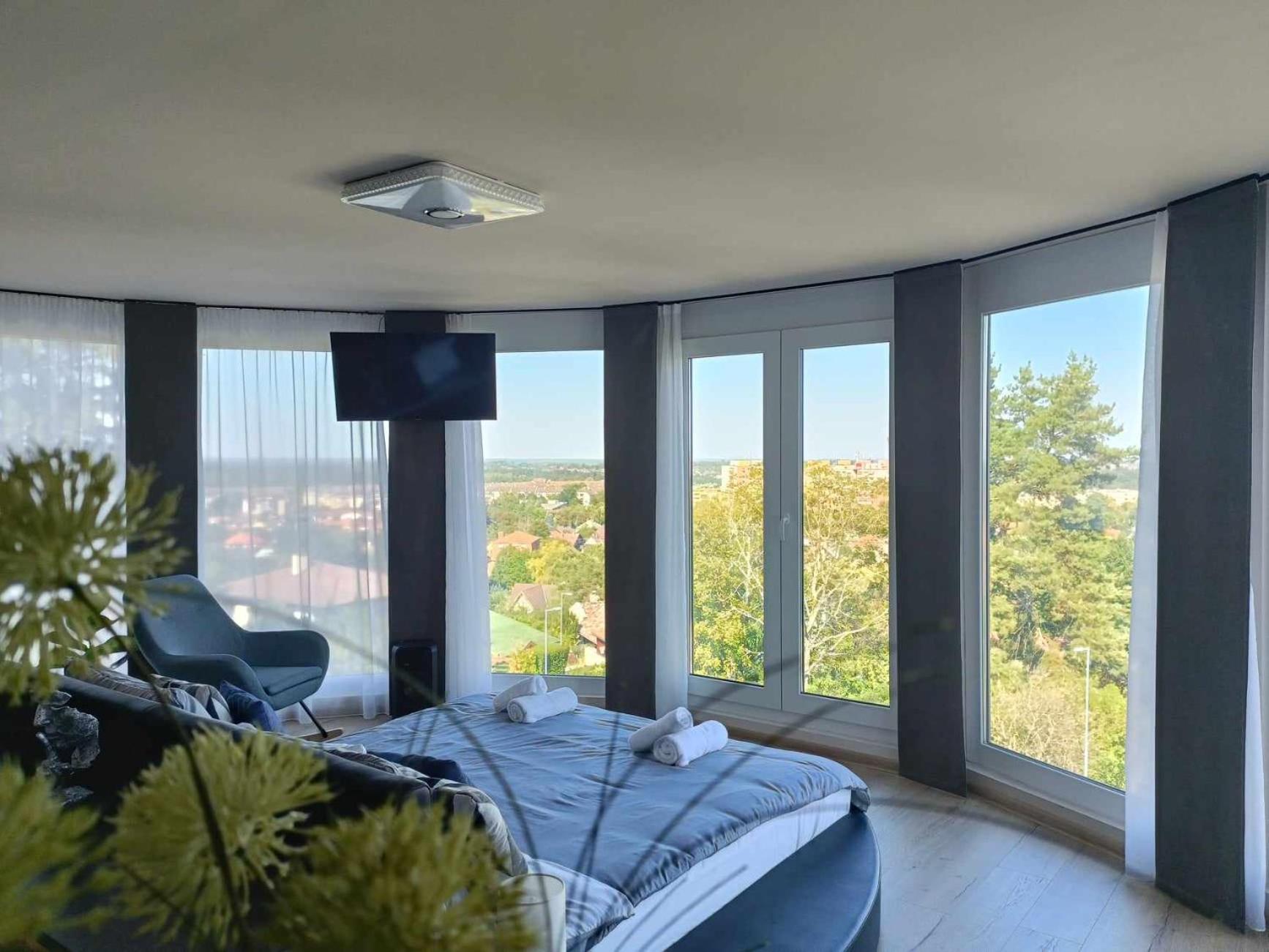 West Panorama Penthouse - Apartment With A Fantastic View Of The City Szombathely Exterior photo