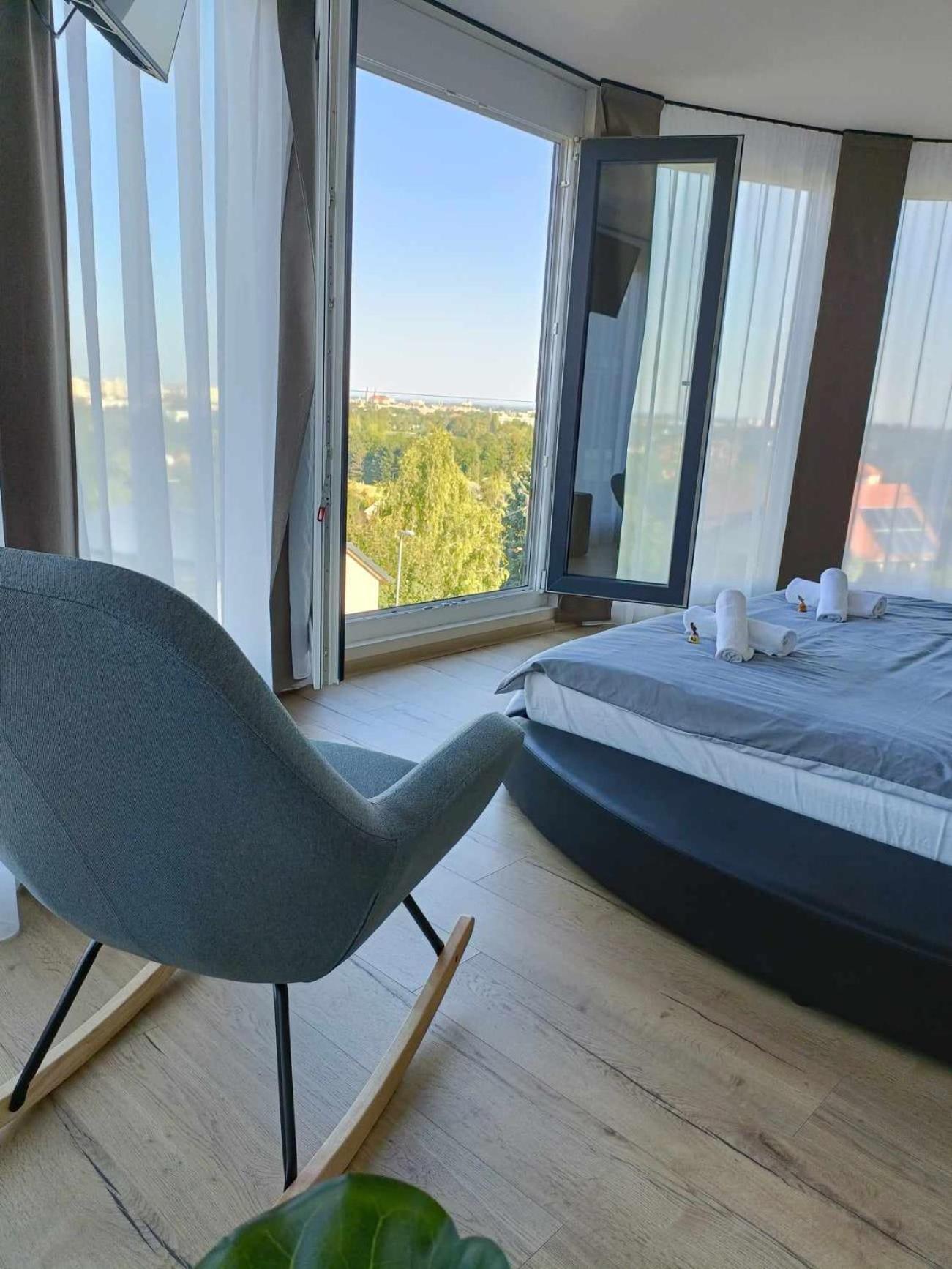 West Panorama Penthouse - Apartment With A Fantastic View Of The City Szombathely Exterior photo